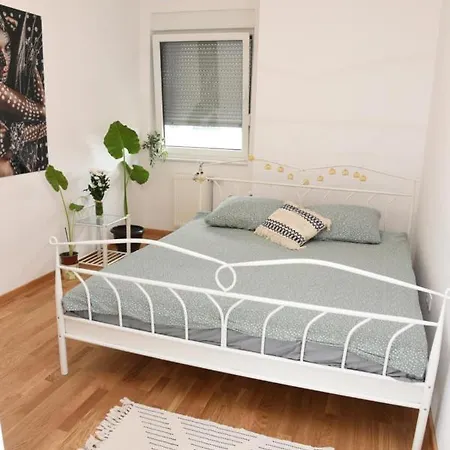 Avenija Oaza Apartment *